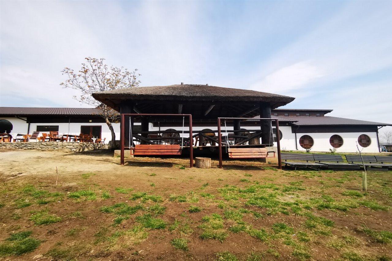 Ferma Dacilor Hotel Tohani Exterior foto